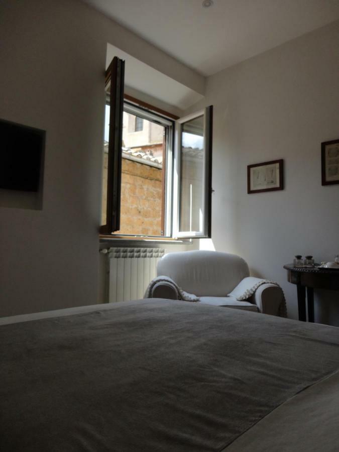Nerone'S - Sutri Bed & Dinner Екстер'єр фото